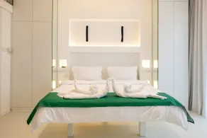 Newly renovated luxury studio - Image 2