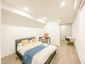 St Lukes Square-Studio $100 Refundable Deposit - Image 2