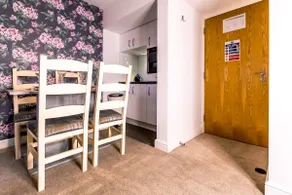 River View Studio Chester City Centre FREE Parking - Image 4