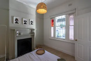 Stylish Aircon Terrace Near Newtown, Train to City - Image 3