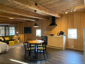 Cabin with proximity to nature - Image 2