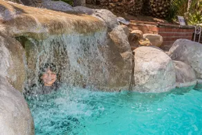 Secluded Large Country Ranch Estate - Image 5