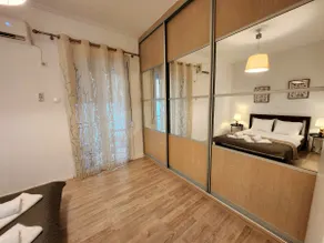 Downtown Athens apartment - Image 5