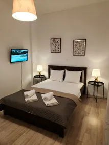 Downtown Athens apartment - Image 2
