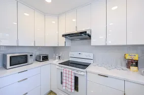 Spacious 3BR/4Bath with A/C Near Steveston - Image 3