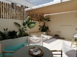 Centrally located house with a year-round heated pool - Image 4