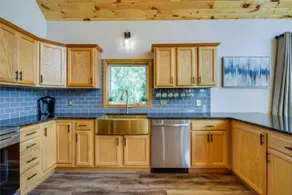HotTub Sauna Lake Private Cabin, 7 beds 3 baths - Image 5
