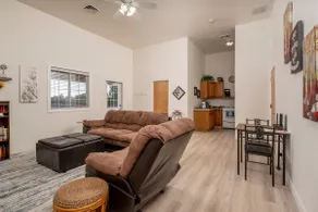 Wide open spaces getaway - Image 2