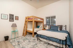 Wide open spaces getaway - Image 5