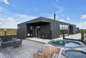Luxurious 4BR Summerhouse with Hot Tub and Sauna - Image 5