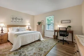 Annie's Home Away - Image 2