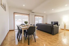 Flor do Mar - Spacious Apartment with Balcony - Image 4
