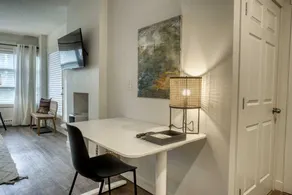Private, Direct Entry - Mins from 17th Av - Image 3