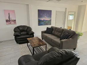Newly remodeled guesthouse near balloon fiesta - Image 2