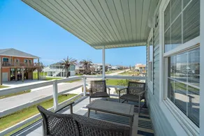 Cute Cottage With Game Room, Close to the Beach - Image 2