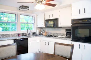 Beautiful Home Away From Home - Image 5