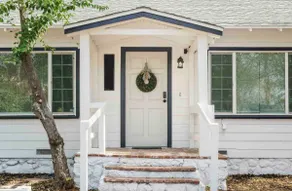 Private Cottage Home Pet friendly Sleeps 6 - Image 3