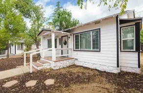 Private Cottage Home Pet friendly Sleeps 6 - Image 2