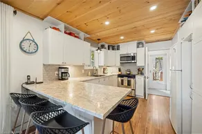 3 BR Lakefront Beach Retreat; Hot Tub, Fire Pits! - Image 3