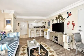 Oceanside Oasis w/full kitchen - Image 5