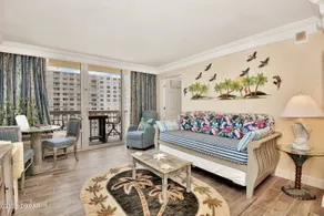 Oceanside Oasis w/full kitchen - Image 3