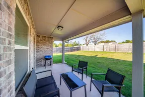 Best Location| 1King+2 Queens| Discounted stays - Image 4