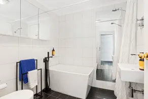 Halifax Muse Pet Friendly Townhouse - Image 3