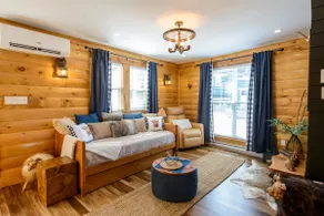 Doc’s Inn ( suite 504 ) - Image 2