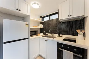 SN9 Modern Studio • Easy City Access |Winter Offer - Image 3