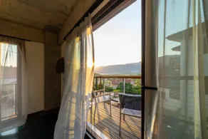 Large, Spacious and Sea View: Blue Suite - Image 4