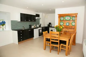 Power's Cottage - Image 3