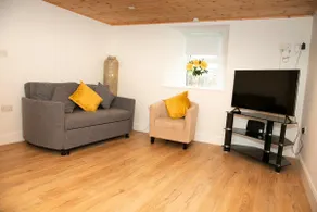 Power's Cottage - Image 5
