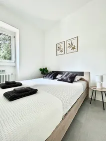The Charming Suite - Few Steps from the Lake! - Image 2