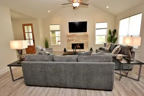 Simply Irresistible, Family & Pet Friendly, 5 Minutes to Lake & River - Image 5