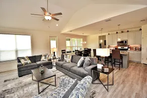 Simply Irresistible, Family & Pet Friendly, 5 Minutes to Lake & River - Image 3