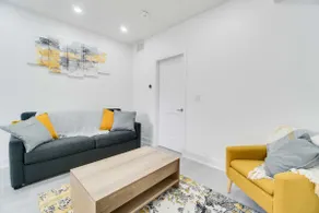 Luxury New Condo By Niagara Falls - Image 2