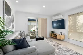 Coastal Central 3BR - Spa, Surfers Paradise, AC - Image 2