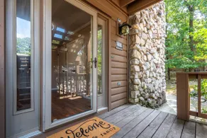 Large Luxurious 3/3 Lake Home - Image 4