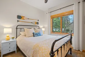 Relaxing waterfront location! - Image 4