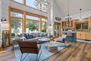 Relaxing waterfront location! - Image 3