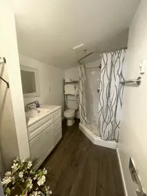 7902 Guesthouse - Image 2