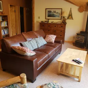 Secluded Rock Creek Apartment - Image 2