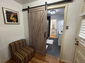 Pet friendly Spacious, modern, best location - Image 5
