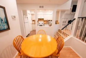 Modern Apartment: Steps to Downtown, Airport,Shops - Image 3