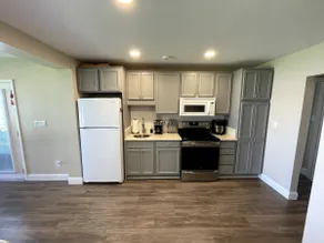 Lake Front 1-BR w/ Private Beach - Image 3