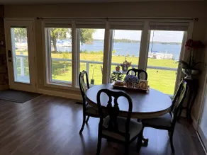 Lake Front 1-BR w/ Private Beach - Image 5
