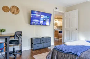 Chic Shadyside Apt w/ Balcony-1Block to Walnut St! - Image 4