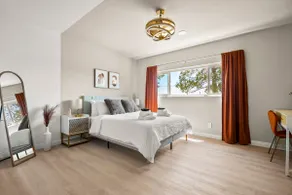 Luxury 6BR Retreat Fast WIFI, Dedicated Workspaces - Image 3