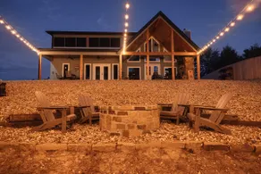 Sunnyside Cabin – Double Master Ensuites Lakefront - Image 5