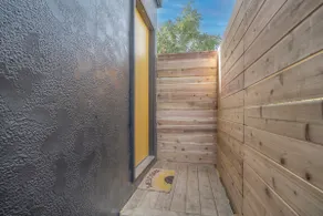 Sunflower Suite Modern Loft with Skyline Views - Image 4